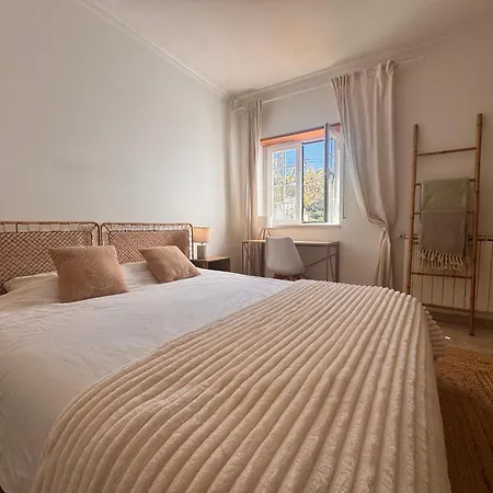 Casa Nabia - Coastal Sanctuary Oda ve Kahvaltı Ericeira