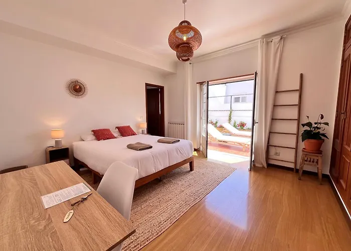 Couette-café Casa Nabia - Surf & Nature Ericeira