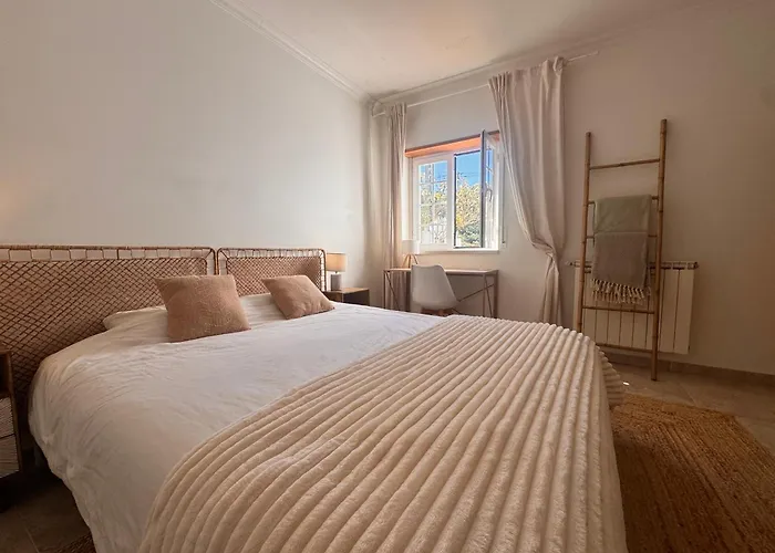 Casa Nabia - Coastal Sanctuary Bed & Breakfast Ericeira